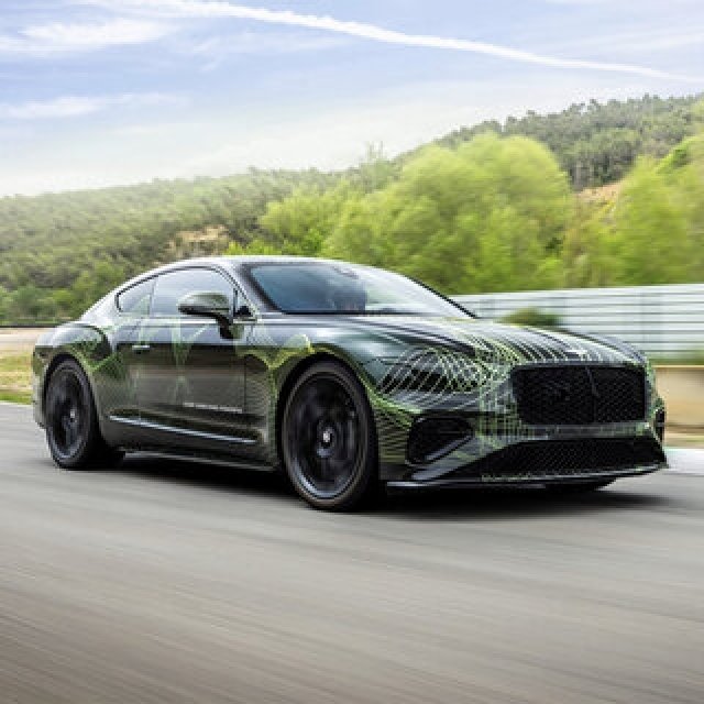コンチネンタルGTが4代目へと進化しPHEVに──6月に世界初披露へ|BENTLEY
