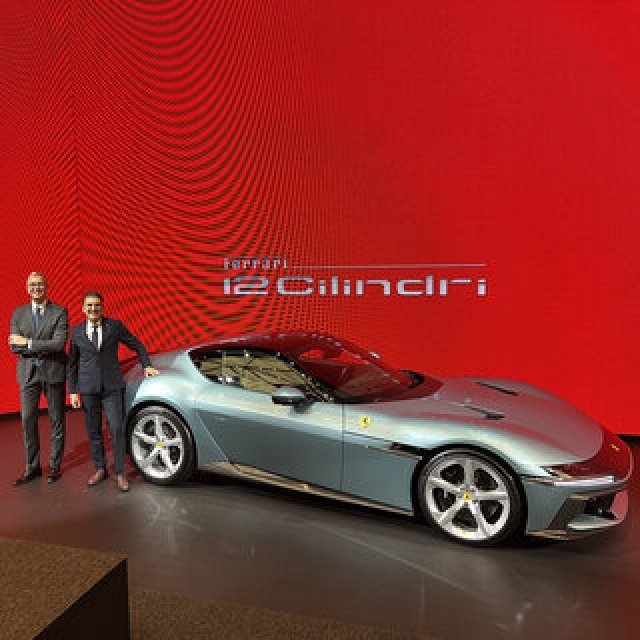 “12気筒”をその名に冠した最新のV12グランツーリズモ「12チリンドリ」がジャパンプレミア｜Ferrari