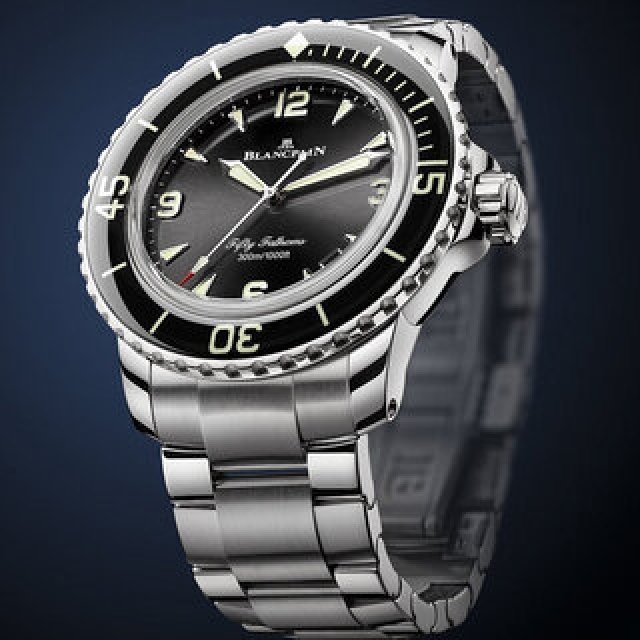 ダイバーズウオッチの堅牢さを強調。ステンレススティールを採用した「フィフティ ファゾムス」