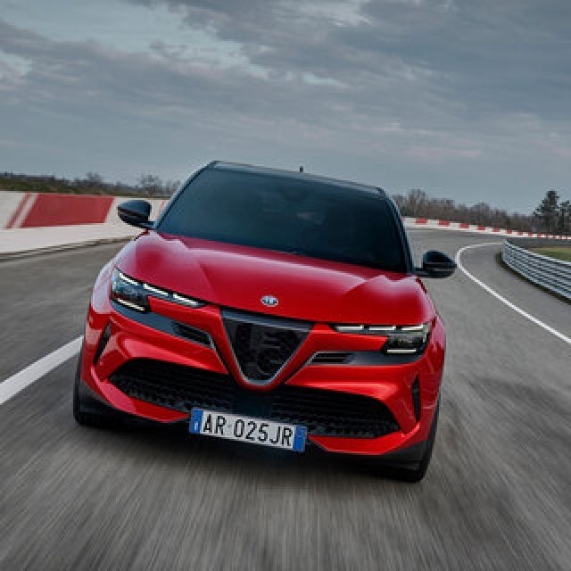 イタリアンデザインを惜しみなく注いだコンパクトSUVが日本上陸