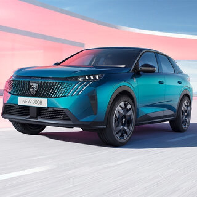 プジョー3008が8年ぶりのフルモデルチェンジを受けハイブリッドモデルに