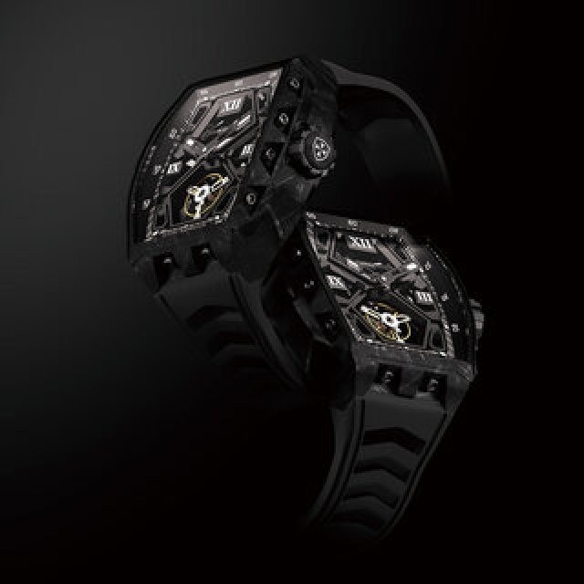 トゥールビヨンの裾野を広げる「BLACKOUT WATCHES」の革命