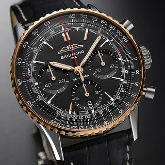 ブラックとゴールドで彩る日本限定ブライトリング「ナビタイマー」