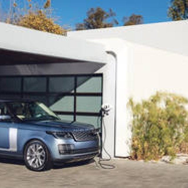 レンジローバーとレンジローバー・スポーツにPHEVモデルを追加｜Land Rover