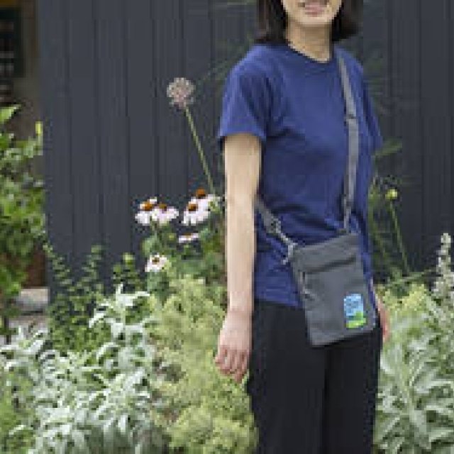 フェスに必須のサコッシュとナイロンキャップ｜GOOD NEIGHBORS JAMBOREE