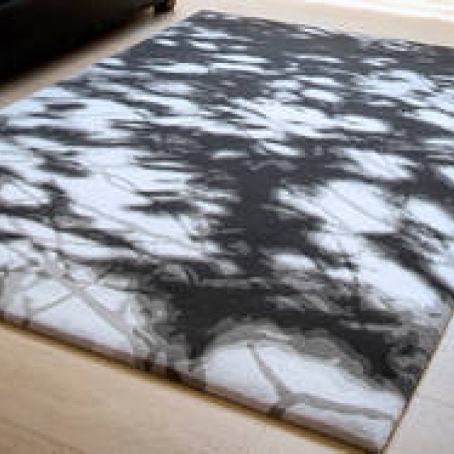 世界的工業デザイナー・奥山清行氏のデザインによる「KOMOREBI」 ｜山形緞通