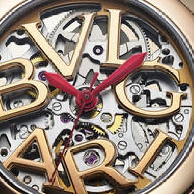 女性向けには珍しいオープンワークデザインを大胆に施した「ルチェア スケルトン」|BVLGARI