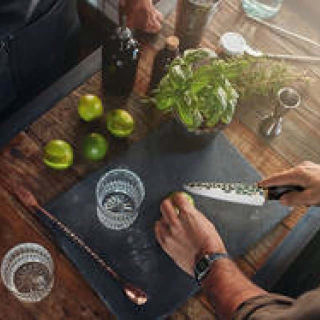 人前で切って見せたくなる！　ジュエリーテーブルナイフ｜Minova Ceramic Jewel Knives