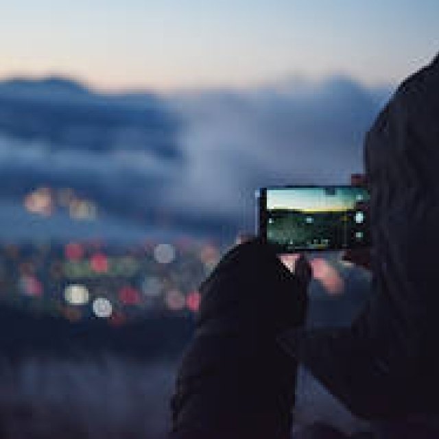 未来を先駆けるスマートフォン｜HUAWEI Mate 20 Pro