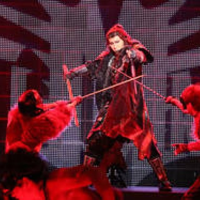 日本初の360°回転劇場が魅せるシェイクスピア『メタルマクベス』disc3