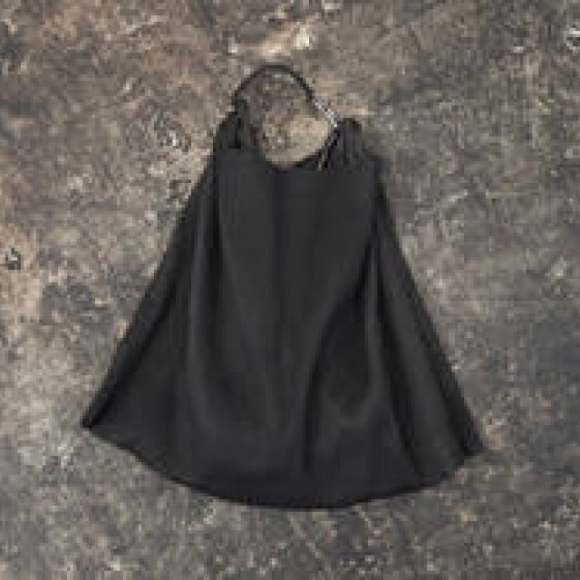 ピッグレザーの質感とプリーツを掛け合わせた新感覚バッグ｜T.A.S