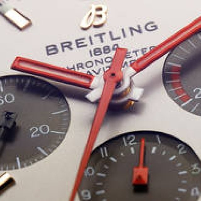 航空業界の黄金時代を祝すナビタイマー 1 「TWAエディション」｜BREITLING