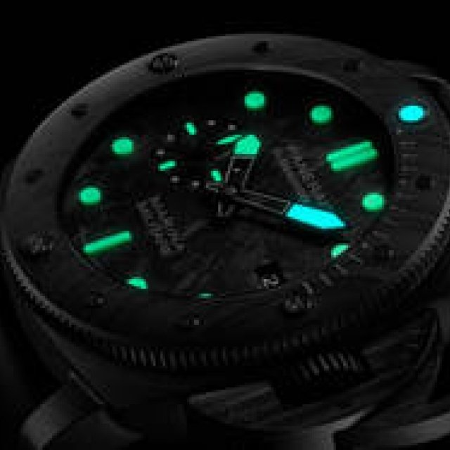 堅牢なカーボテック™製ケースでミリタリースタイルを表現したパネライ新作ウオッチ｜PANERAI