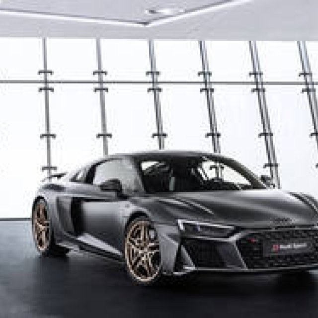 アウディR8に、V10エンジン10周年を記念した限定モデル｜Audi