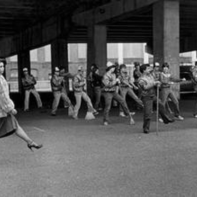 パリから発信いたします