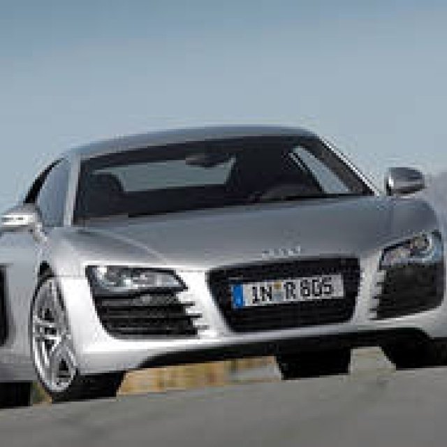 Audi　｜アウディ　R8｜第11回 　（前編）｜「疑念を一蹴するほどのカッコよさ」