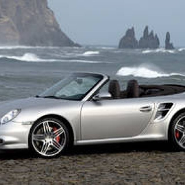 PORSCHE 911 TURBO CABRIOLET｜4人乗りオープンスポーツの最高峰