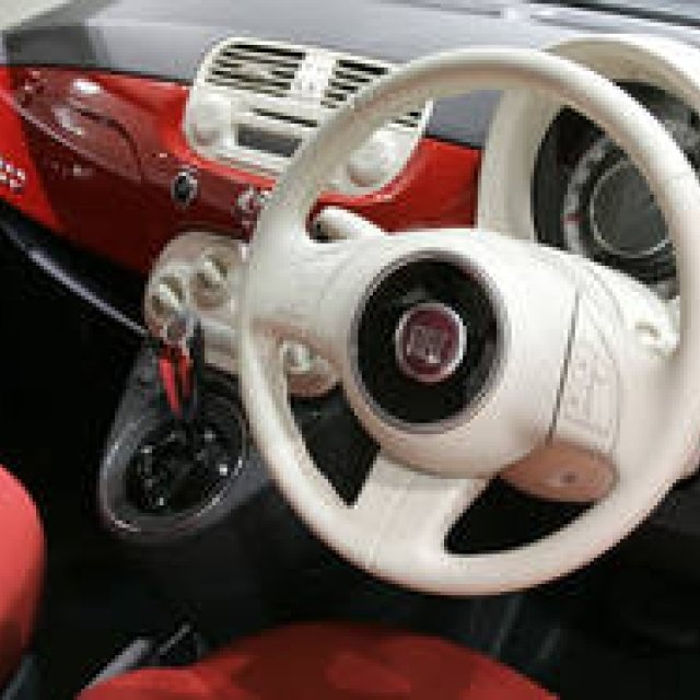 FIAT｜フィアット｜柴田文江 vs フィアット500（2） 機能とデザインが情景をイメージさせる