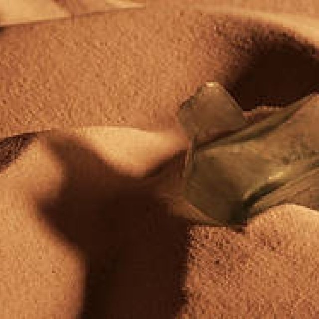 藤原美智子の「色」ものがたり第3回 8月　アフリカの大地　テラコッタ色