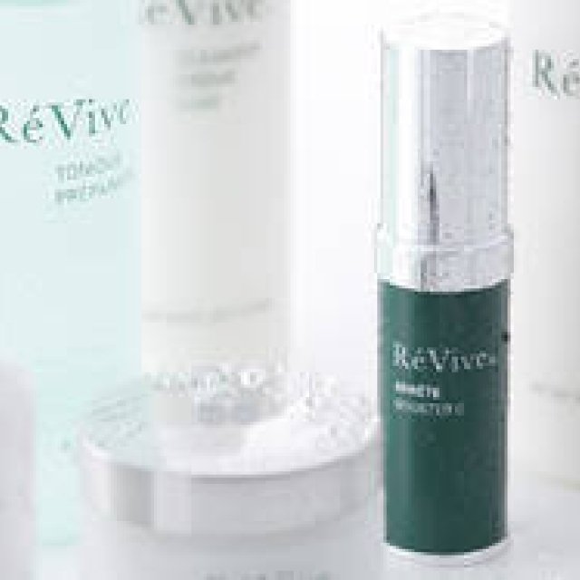 形成外科医が開発したスキンケア　グロースファクター配合の「ReVive」とは？