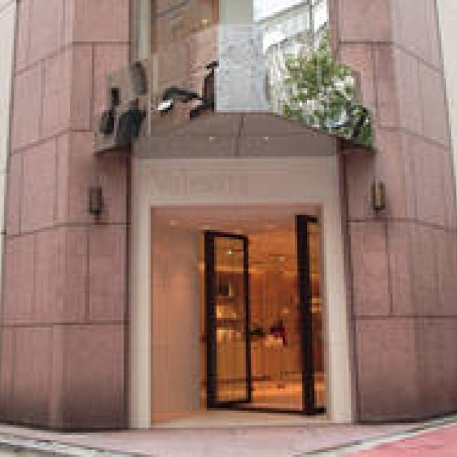 Valextra｜ヴァレクストラの精神を象徴する旗艦店の3周年記念アイテム