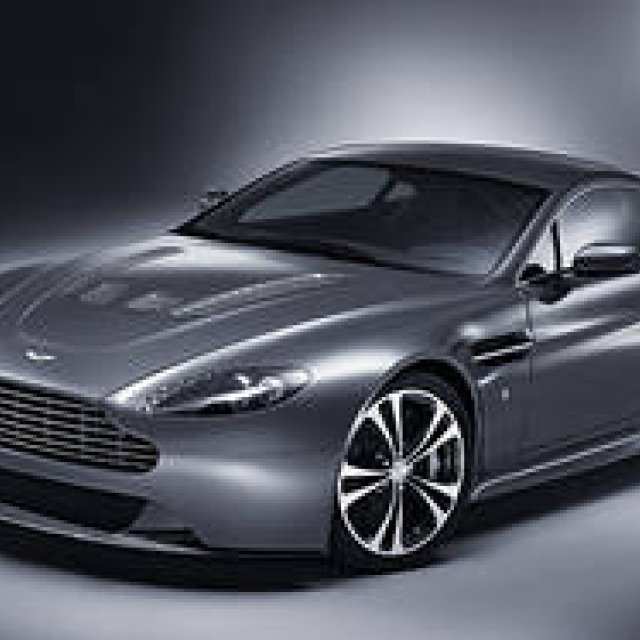 ASTON MARTIN V12 VANTAGE｜史上最強のアストン・マーティン