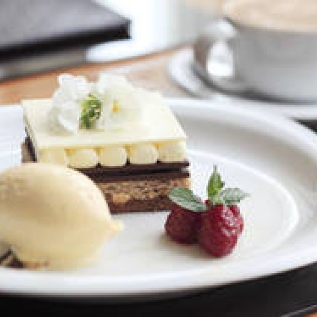 GUCCI｜グッチ カフェに「フローラ」モチーフのスイーツ登場