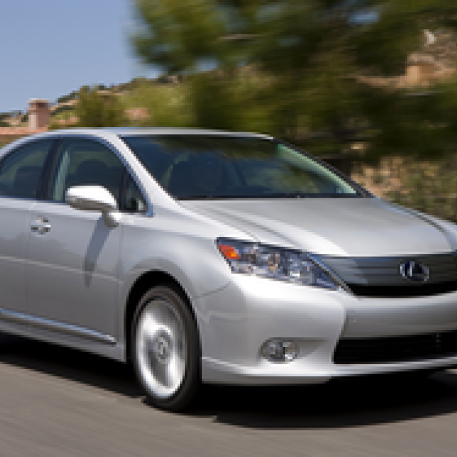 LEXUS HS250h｜レクサス初のハイブリッド専用モデル