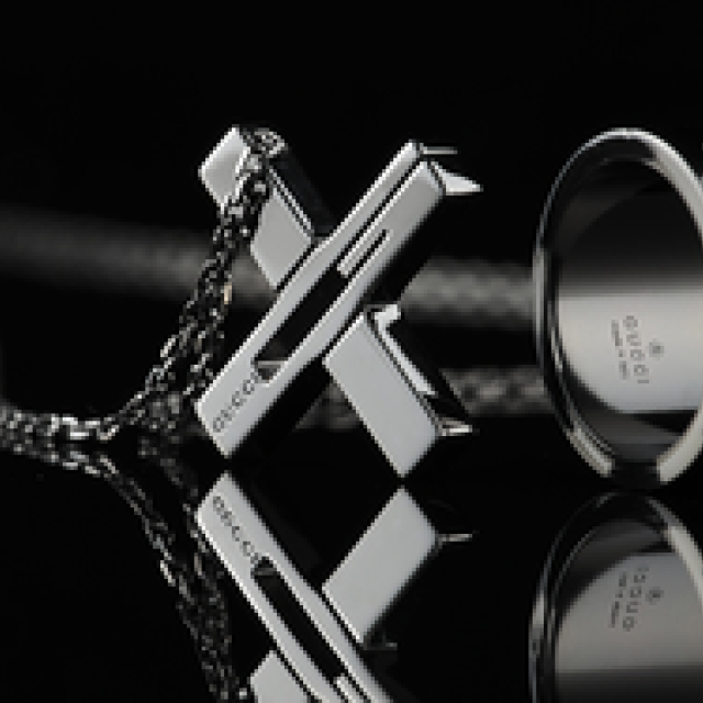 GUCCI｜ブラック一色 グッチのメンズジュエリー