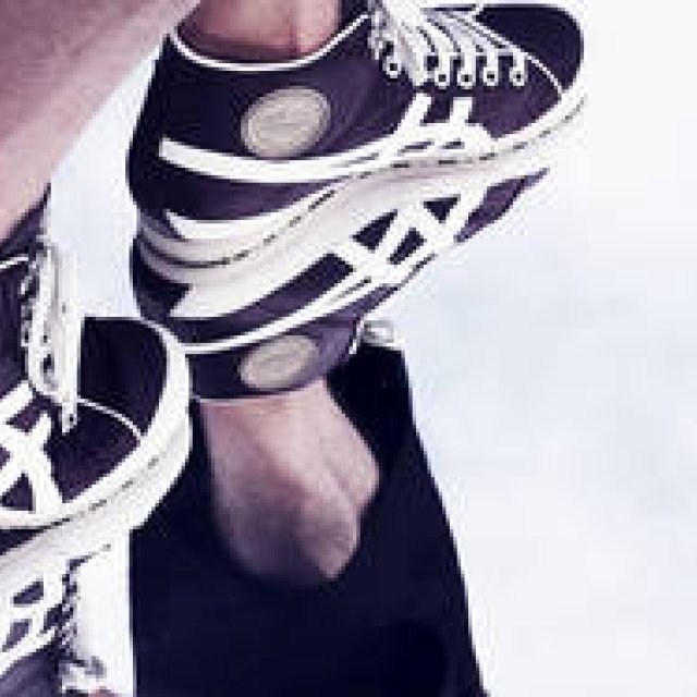 特集│オニツカタイガーの1949-2009 「60年目の秋冬コレクション」