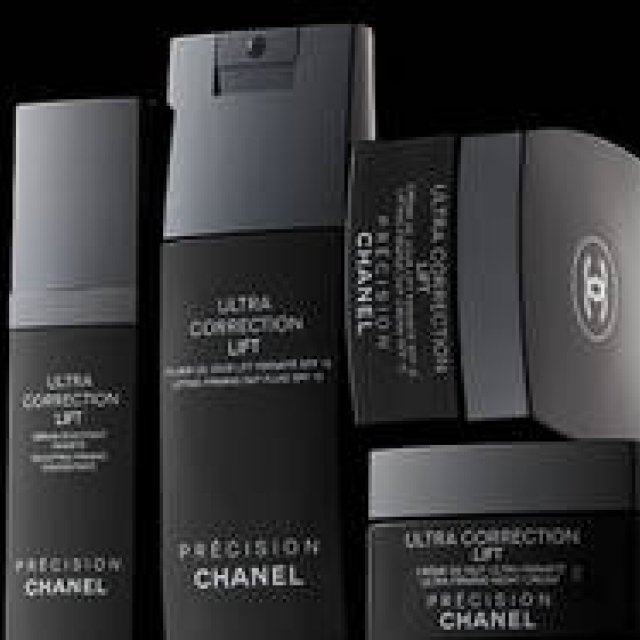 シャネルから、「エクストレム コレクシオン ファーミング」誕生