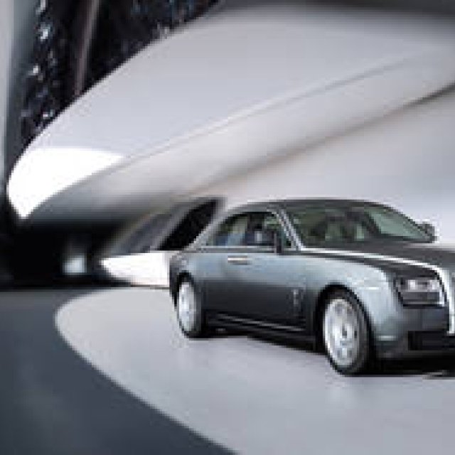 ROLLS-ROYCE GHOST｜新世代ロールス、日本上陸