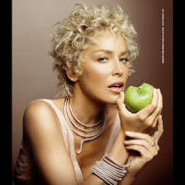 DAMIANI ｜シャロン・ストーン来日プレゼンテーションの読者をご招待