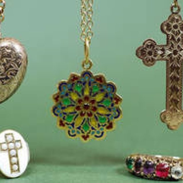 BARNEYS NEWYORK｜アンティークジュエリーのX’masコレクション！