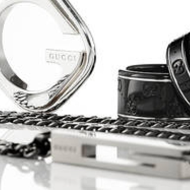 GUCCI｜アイコニックで存在感のあるジュエリーを贈り合いたい