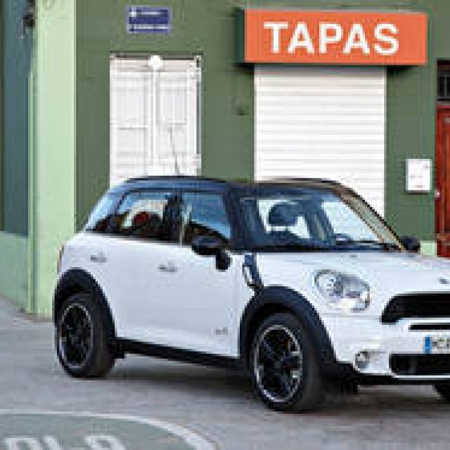 MINI Countryman｜第４のMINI