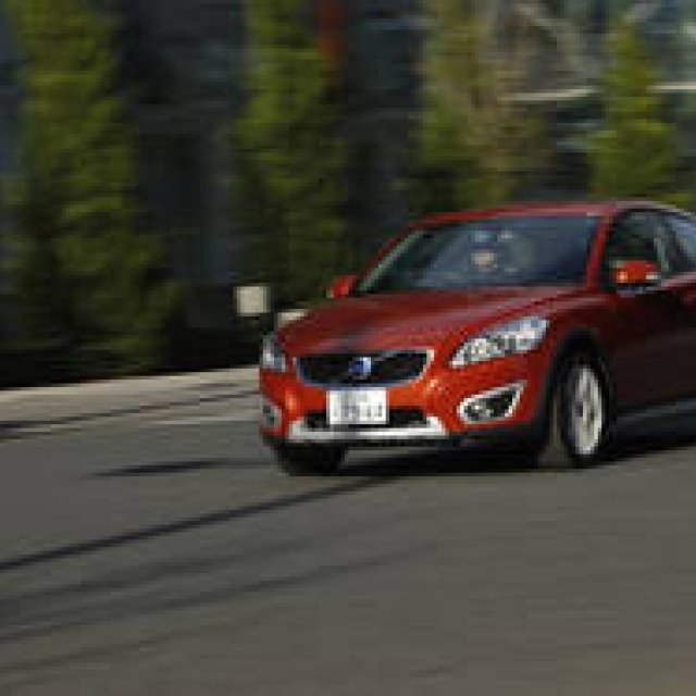 Volvo C30 | ボルボC30｜あたらしいボルボC30を選ぶ理由（2）