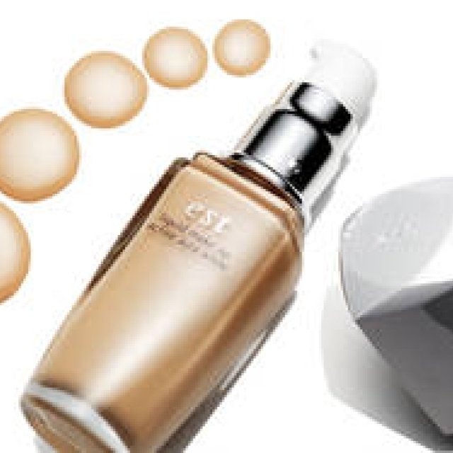 est｜エストの、どこまでも肌と一体化する美白ファンデーションが進化