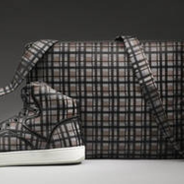 LANVIN｜ランバンの大人のふだんづかいに最適なシルクのスニーカー