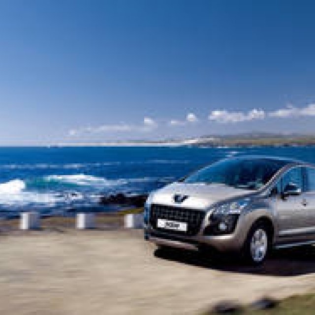 PEUGEOT 3008｜プジョー初のクロスオーバービークル誕生