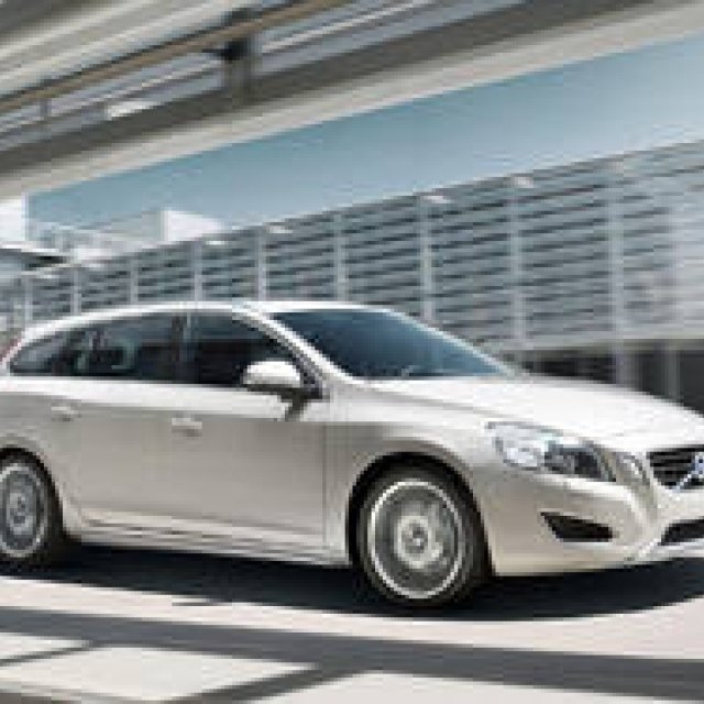 VOLVO V60｜ボルボのスポーティなミドルクラスワゴン
