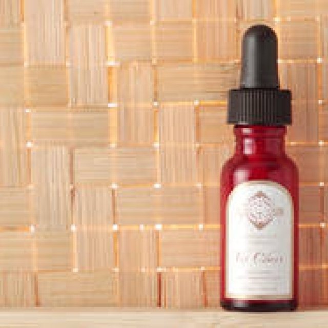 IN FIORE｜厳選の植物成分がかなえる、鮮明なまなざし