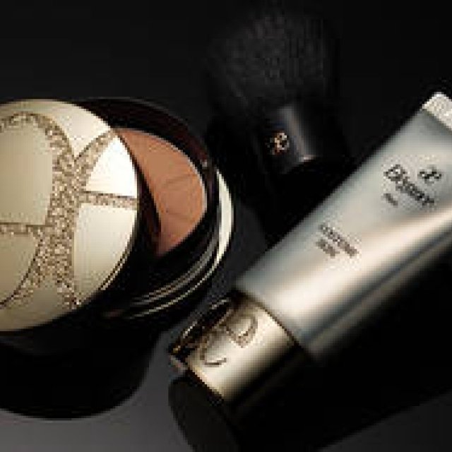 Elegance｜なめらかでピンとした“完璧肌”を生むベースメイク