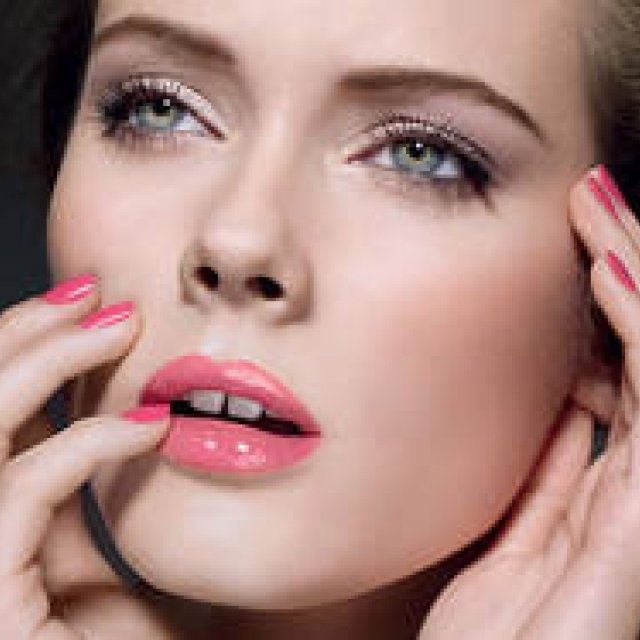 CHANEL｜最新グロス「ルージュ アリュール グロス」発売