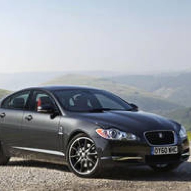 Jaguar｜ジャガー XF BlackPackを採用