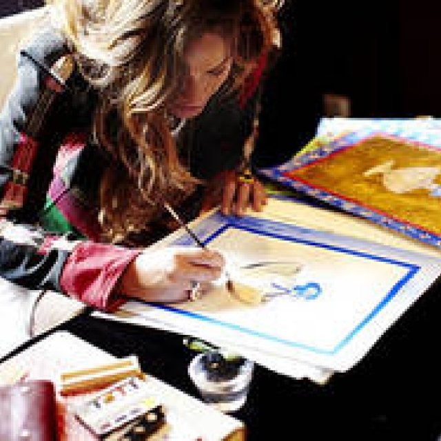 GUERLAIN｜ジェイド・ジャガーがボトルデザインを手がけた「シャリマー オードゥ ア ラ ヴァニーユ」