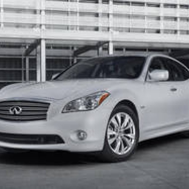 Infiniti M35h｜インフィニティ M35h LAオートにて再公開