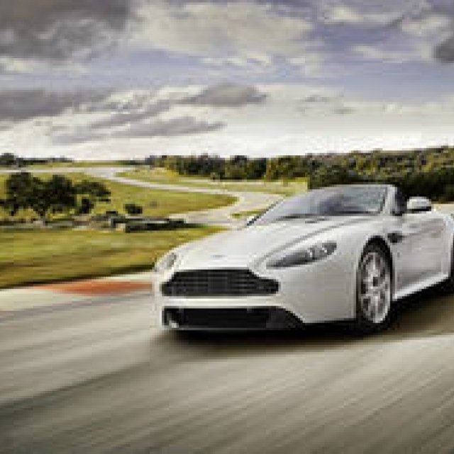 ASTON MARTIN V8 Vantage S｜アストンマーティン V8 ヴァンテージS