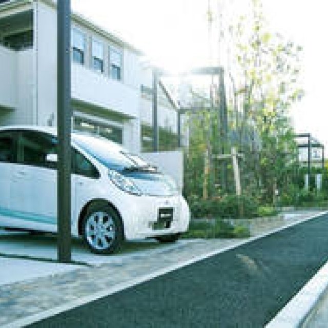 MITSUBISHI｜三菱 被災地にi-MiEVを貸与