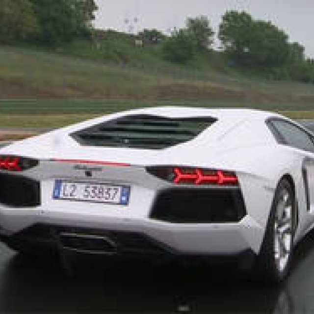 Lamborghini Aventador LP 700-4｜ランボルギーニ アヴェンタドール LP 700-4 走りを動画で公開